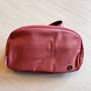 Lululemon everywhere belt bag (NWT)